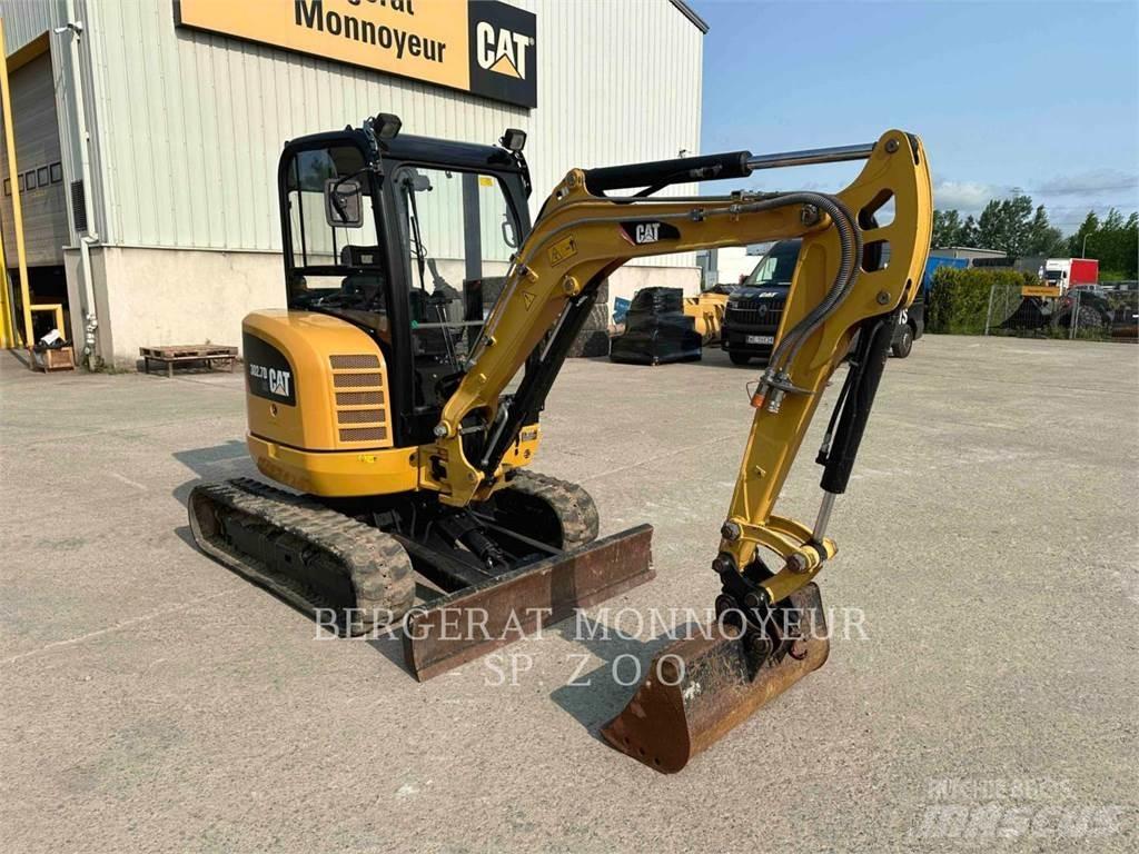 CAT 302.7DCR حفارات زحافة