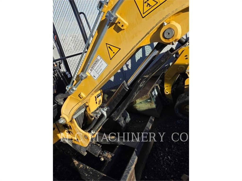 CAT 302.7DCRCN حفارات زحافة