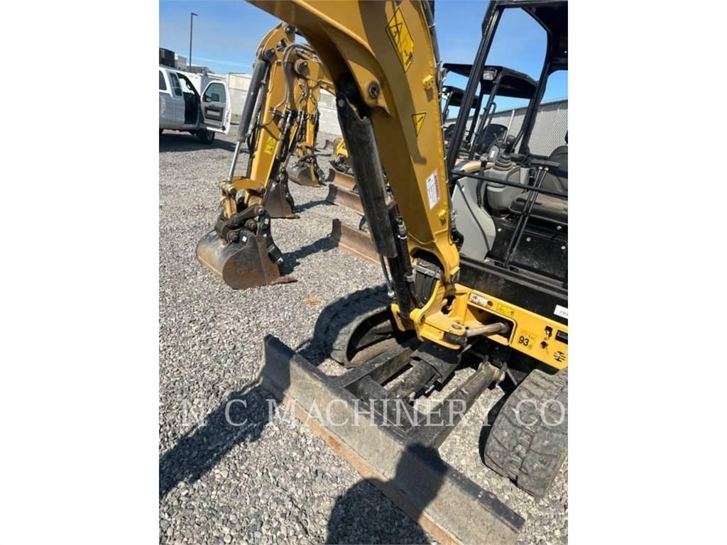 CAT 302.7DCRCN حفارات زحافة