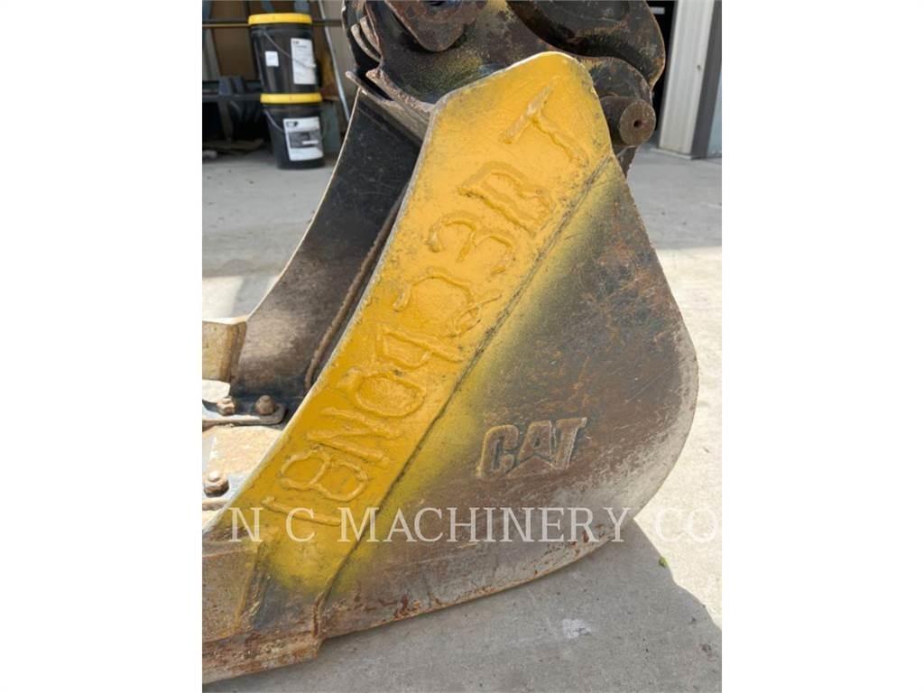 CAT 302.7DCRCN حفارات زحافة