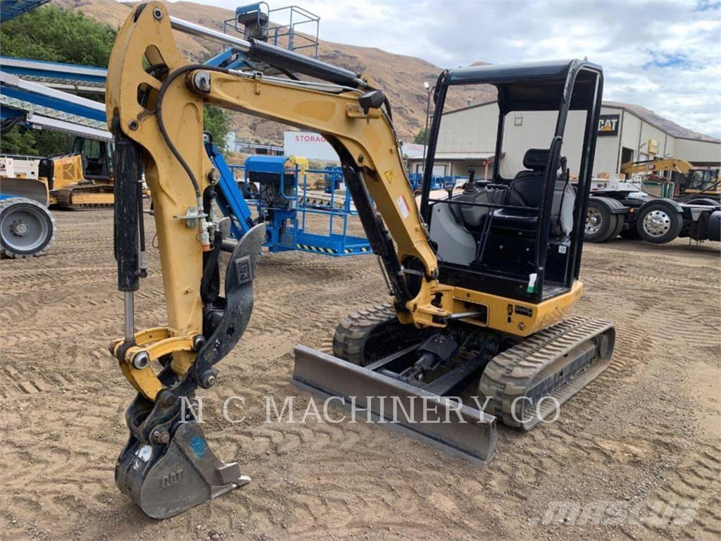CAT 302.7DCRCN حفارات زحافة