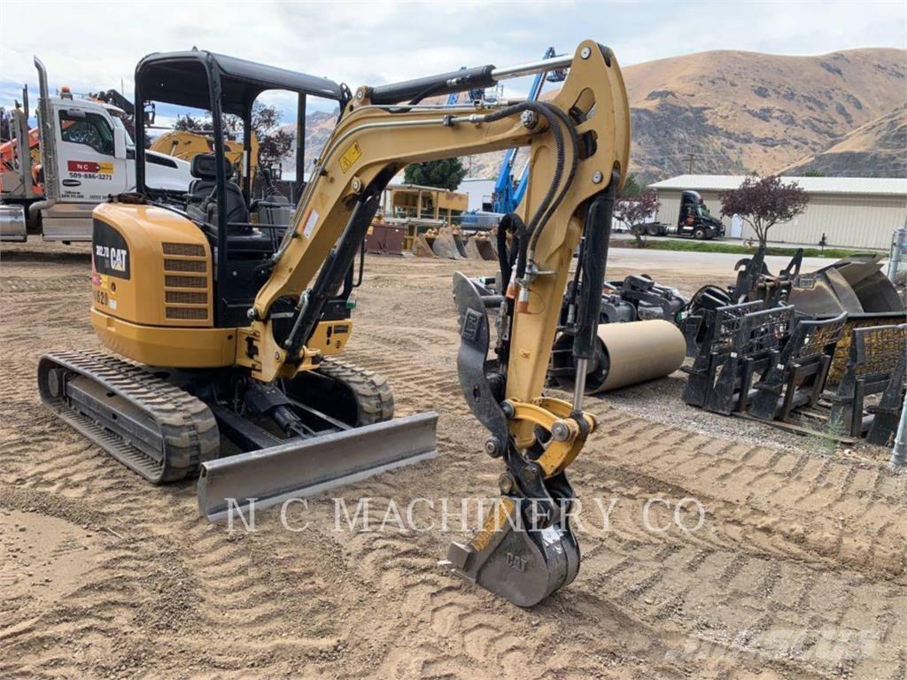 CAT 302.7DCRCN حفارات زحافة