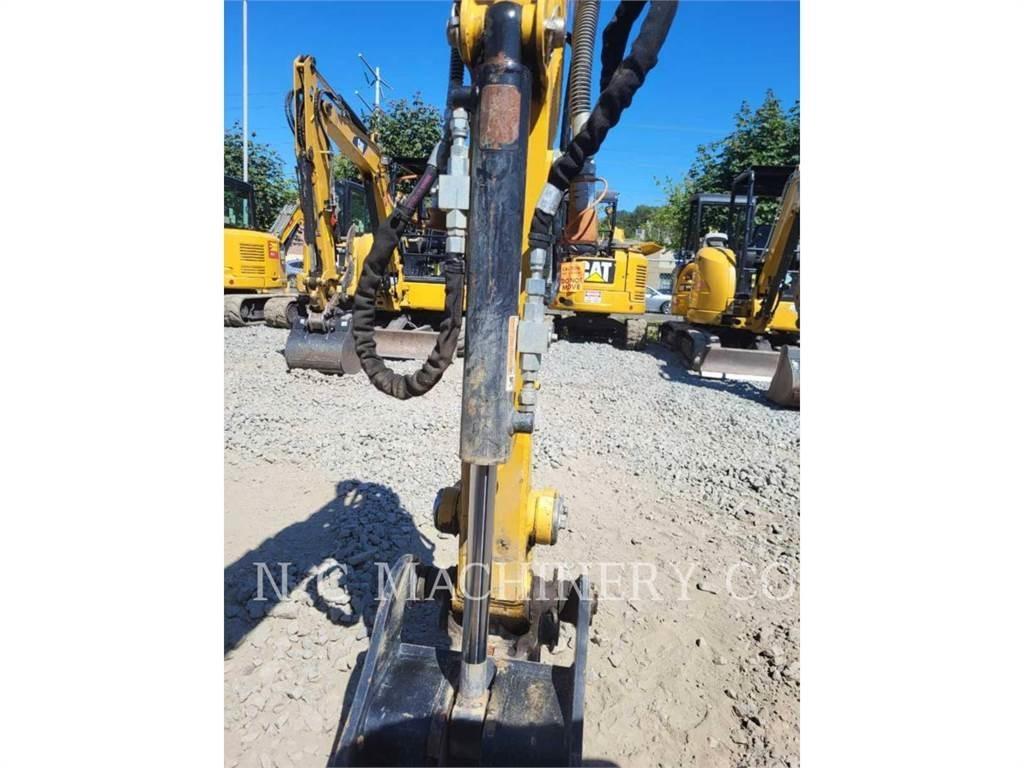 CAT 302.7DCRCN حفارات زحافة
