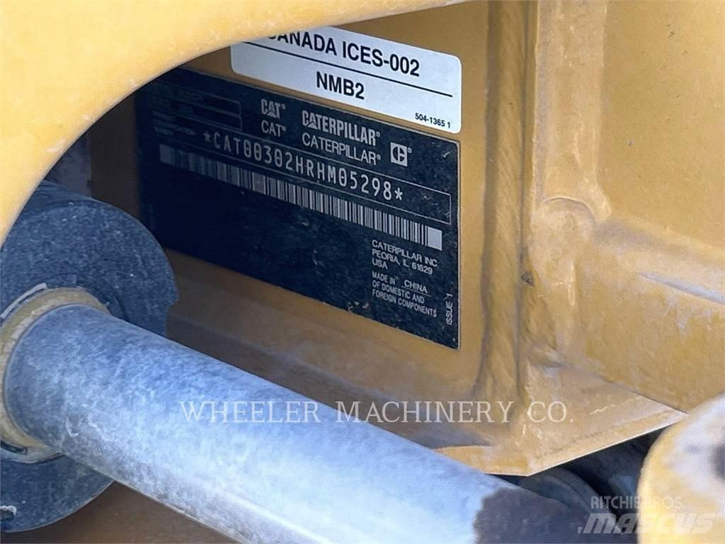 CAT 302 C3 حفارات زحافة