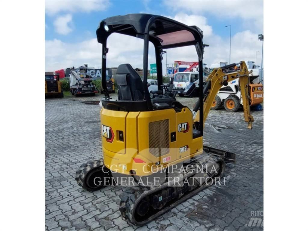 CAT 302 CR حفارات زحافة