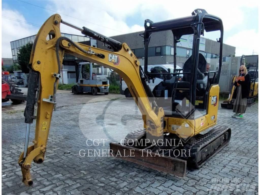 CAT 302 CR حفارات زحافة