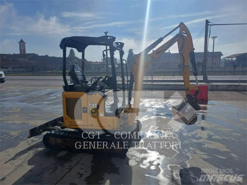 CAT 302 CR حفارات زحافة