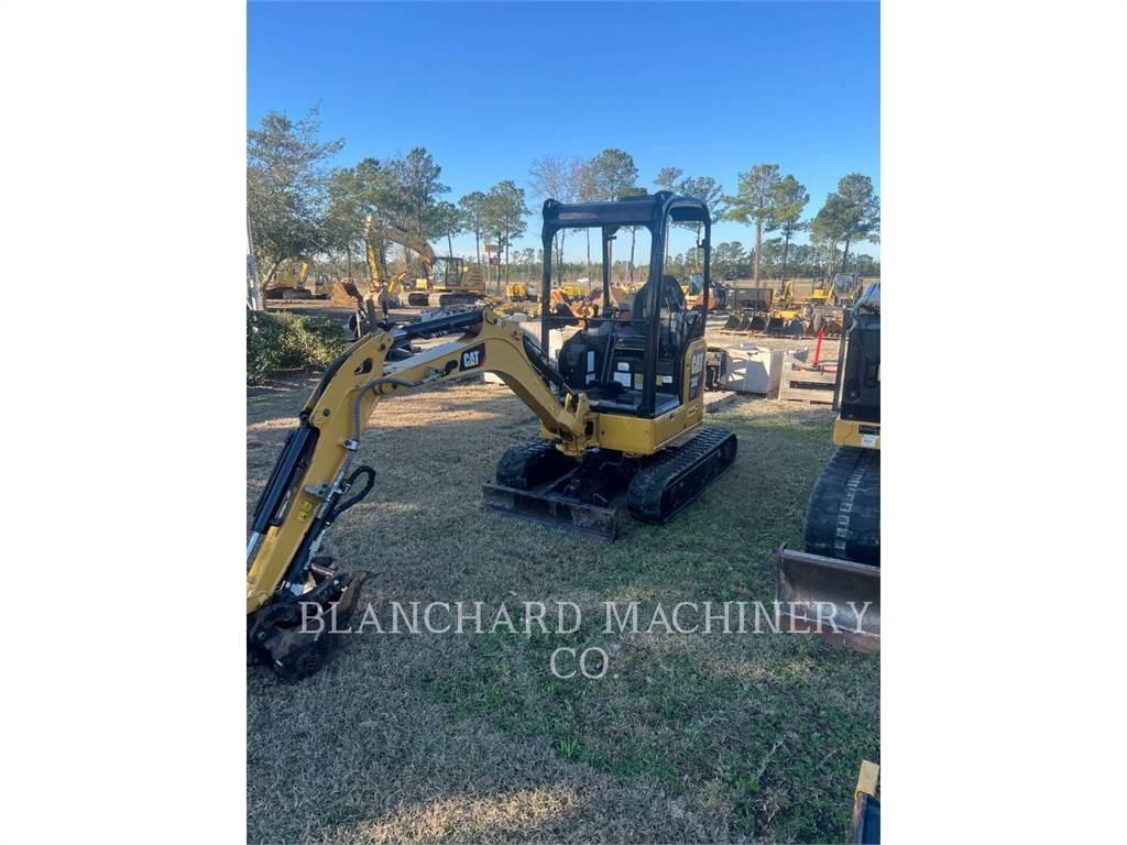 CAT 302 CR حفارات زحافة