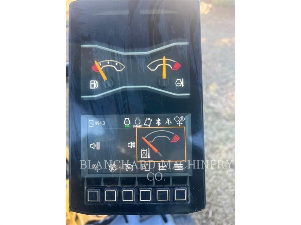 CAT 302 CR حفارات زحافة