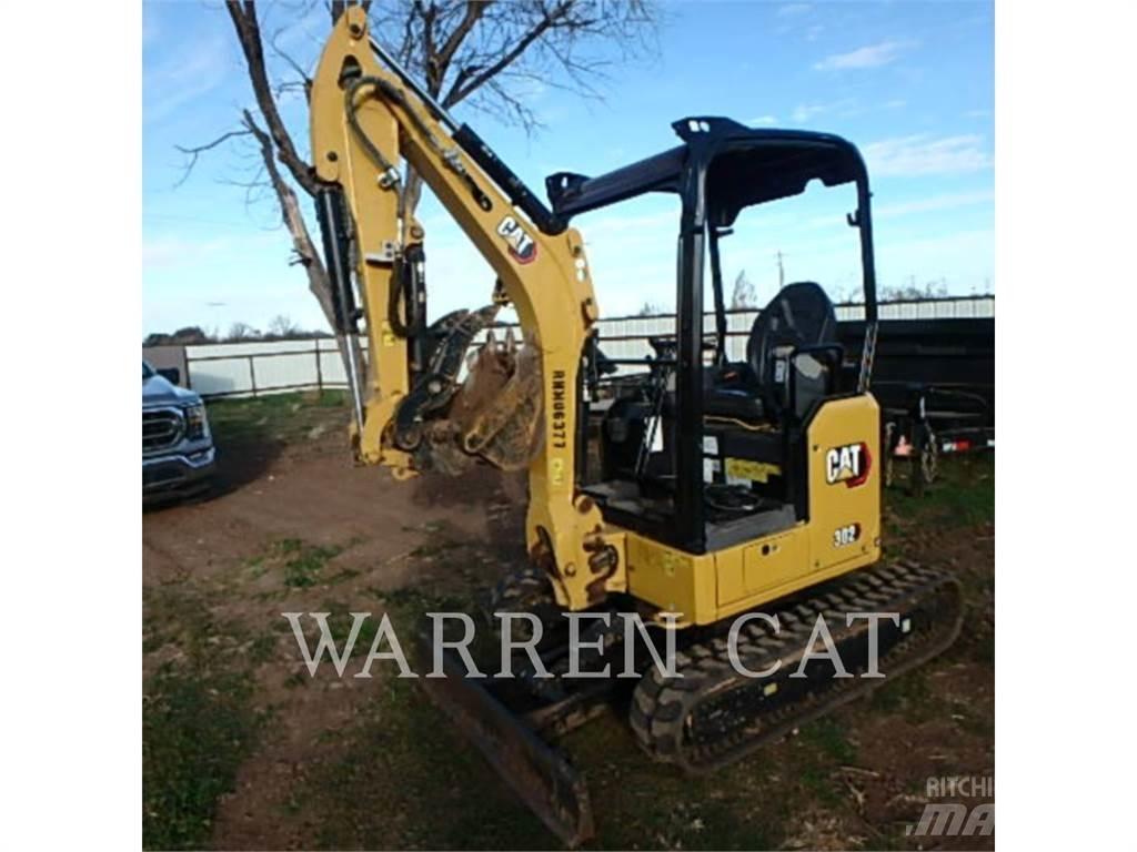 CAT 302 CR حفارات زحافة