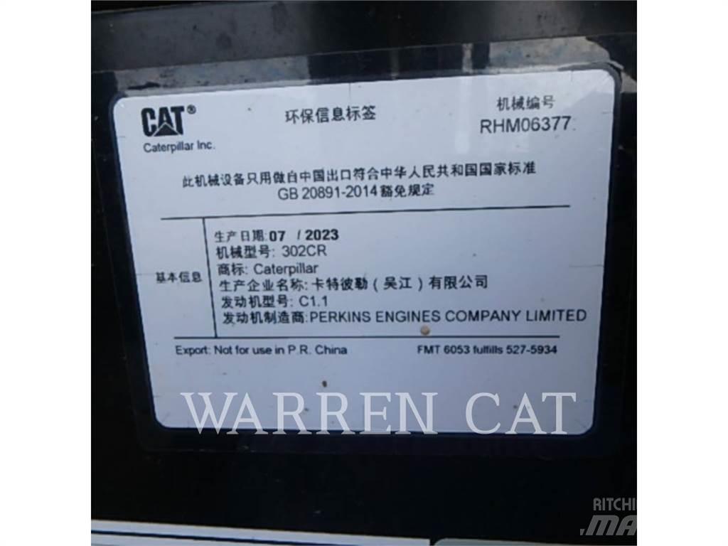 CAT 302 CR حفارات زحافة