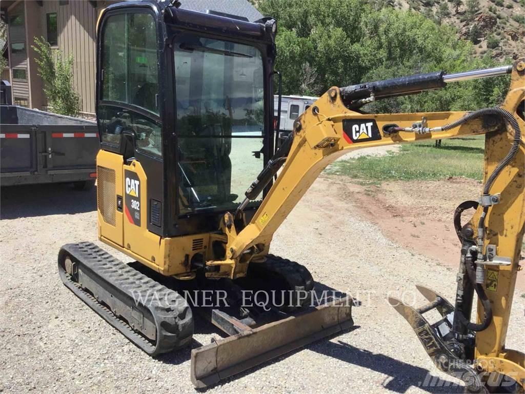 CAT 302 THB حفارات زحافة