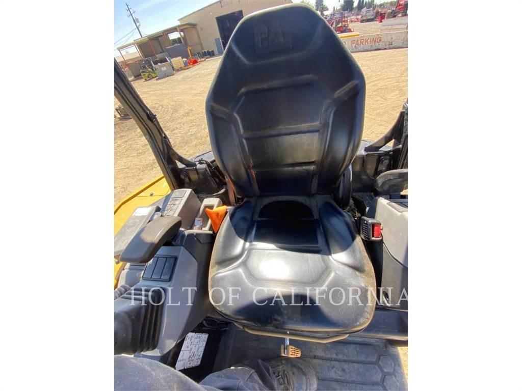 CAT 303 حفارات زحافة