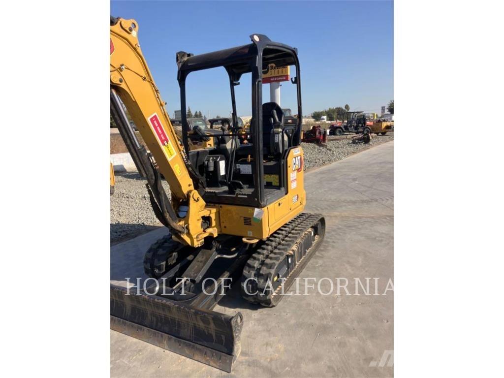 CAT 303 حفارات زحافة