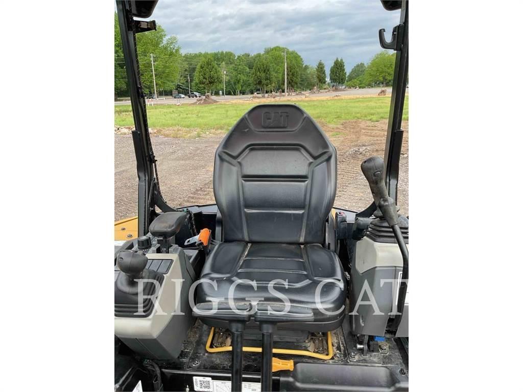 CAT 303.5 حفارات زحافة