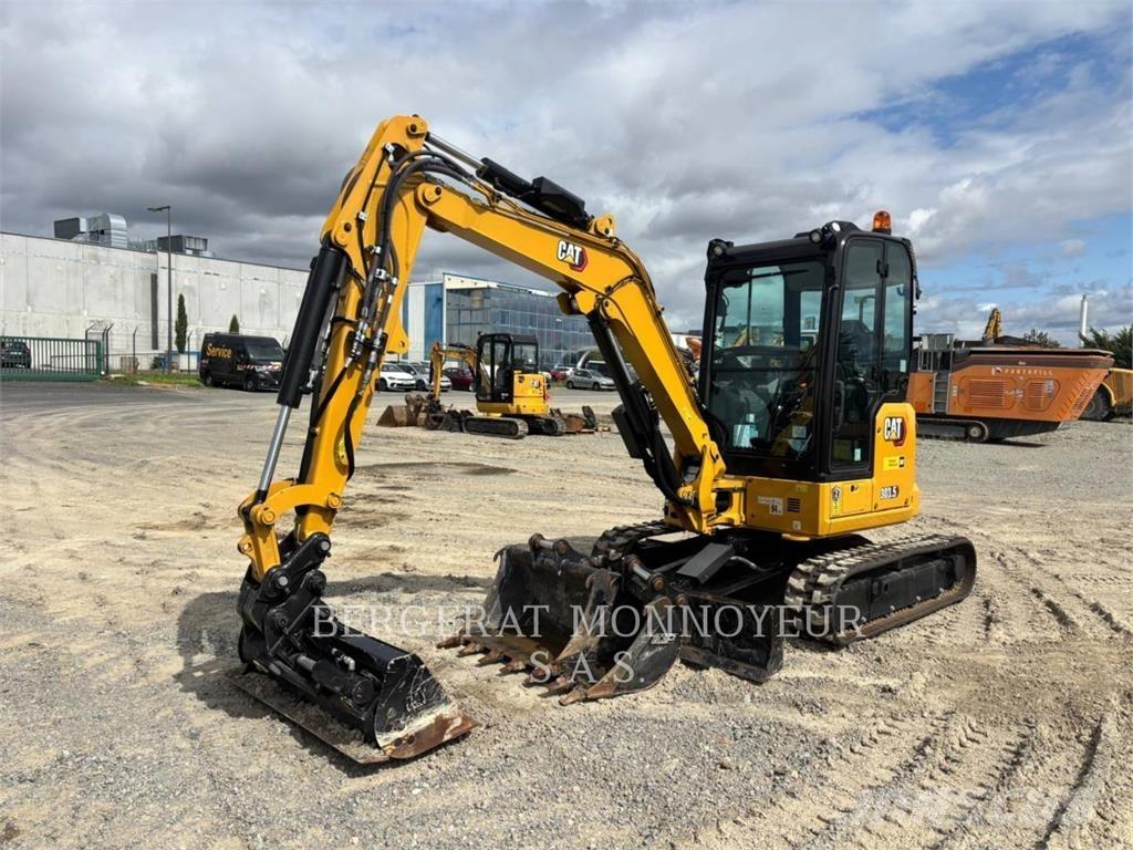 CAT 303.5 حفارات زحافة