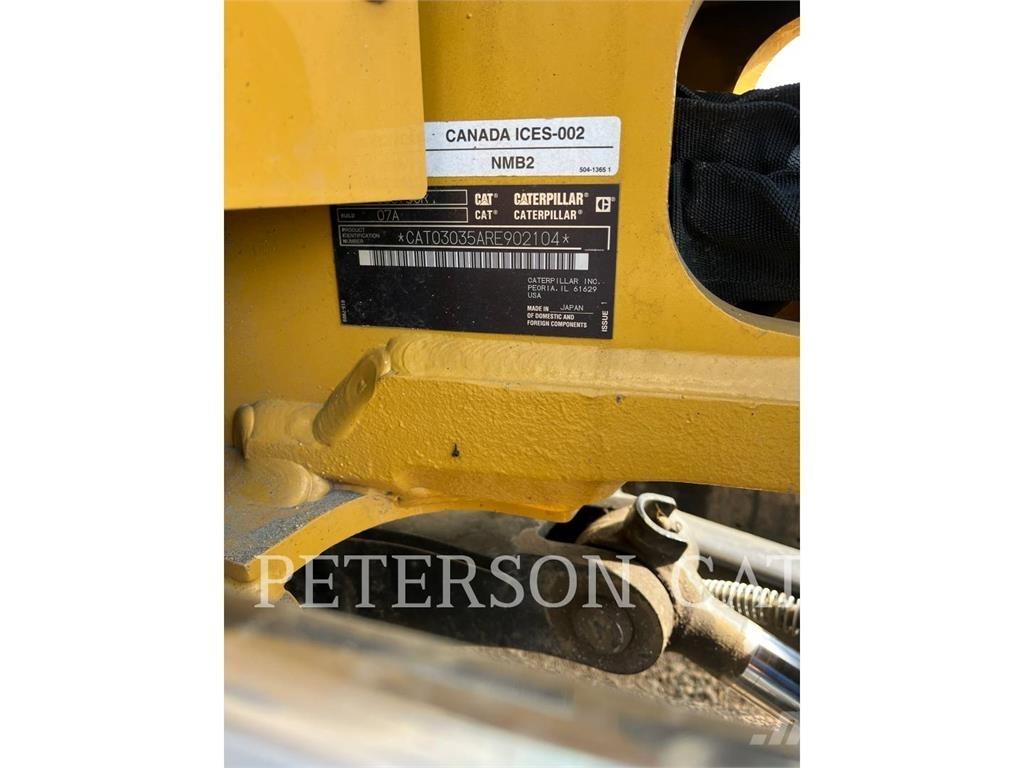 CAT 303.5 حفارات زحافة