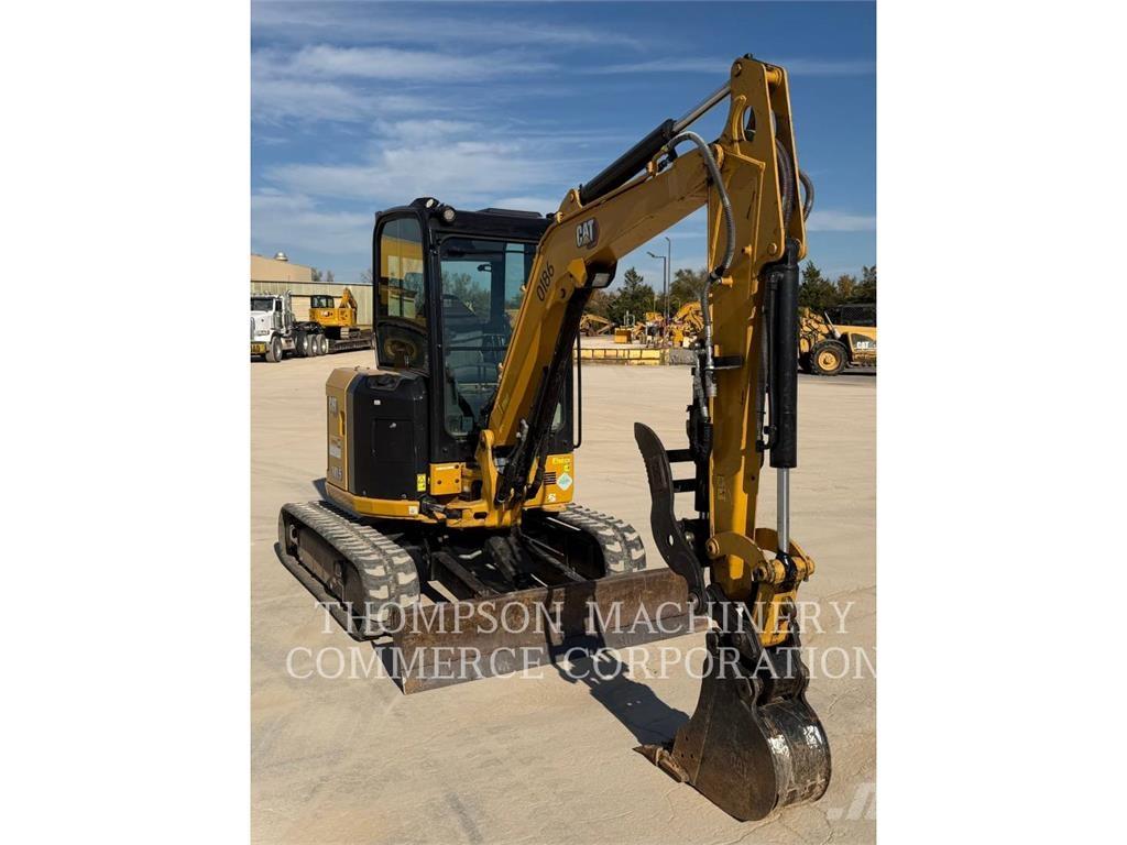 CAT 303.5 حفارات زحافة