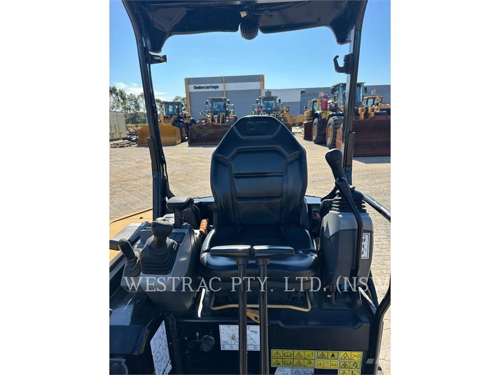 CAT 303.5-07CR حفارات زحافة