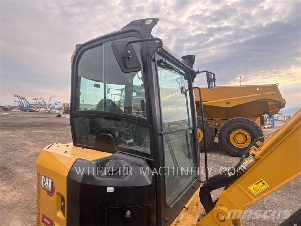 CAT 303.5 C3 حفارات زحافة