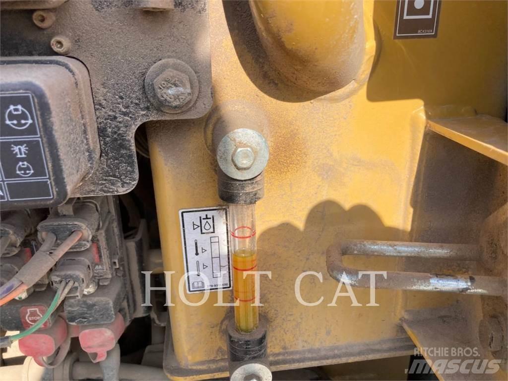CAT 303.5 CR حفارات زحافة