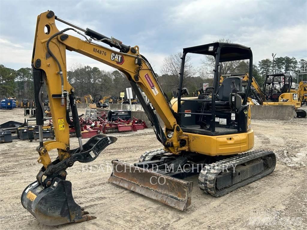CAT 303.5 E حفارات زحافة