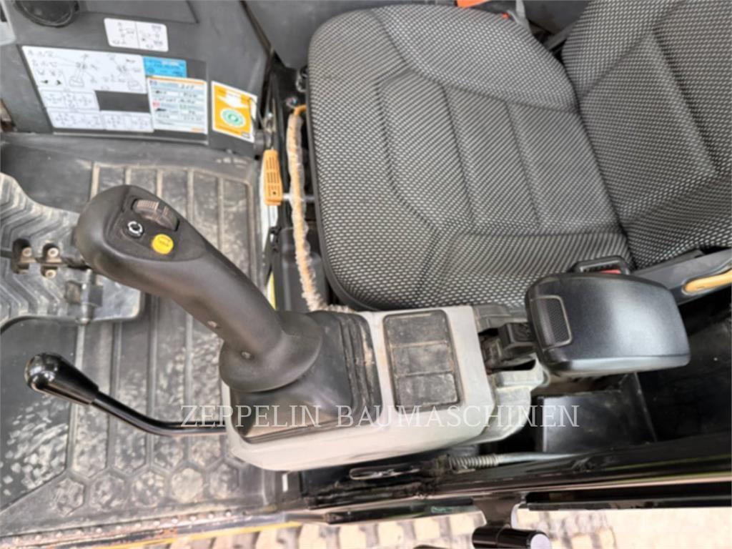 CAT 303.5CR-07 حفارات زحافة