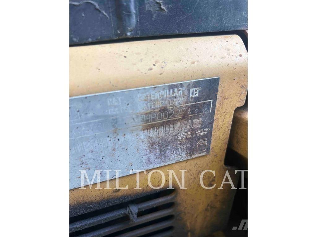 CAT 303.5DCR حفارات زحافة