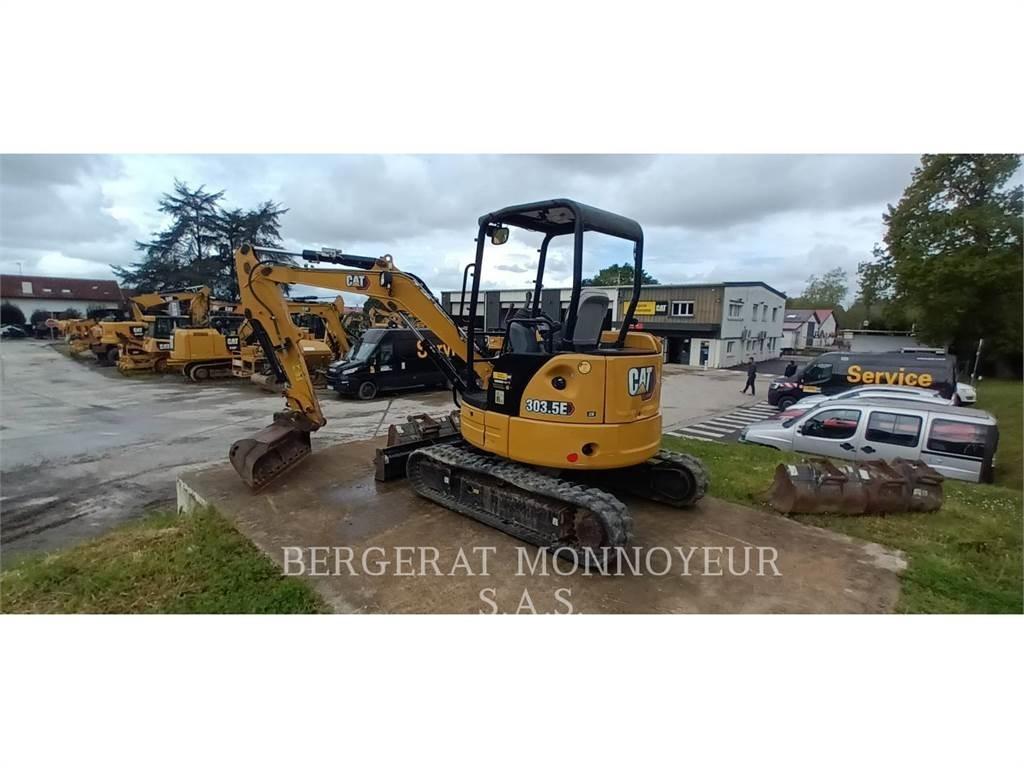CAT 303.5E CR حفارات زحافة