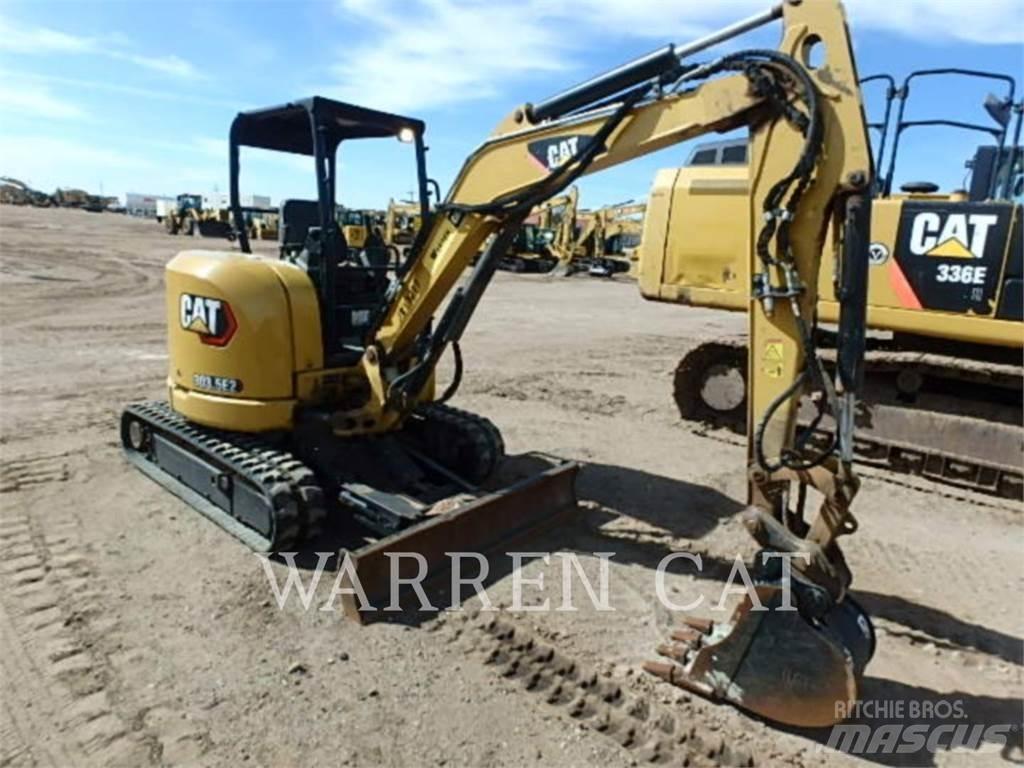 CAT 303.5E2 حفارات زحافة