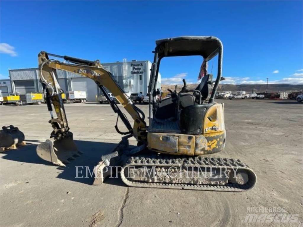CAT 303.5E2 حفارات زحافة