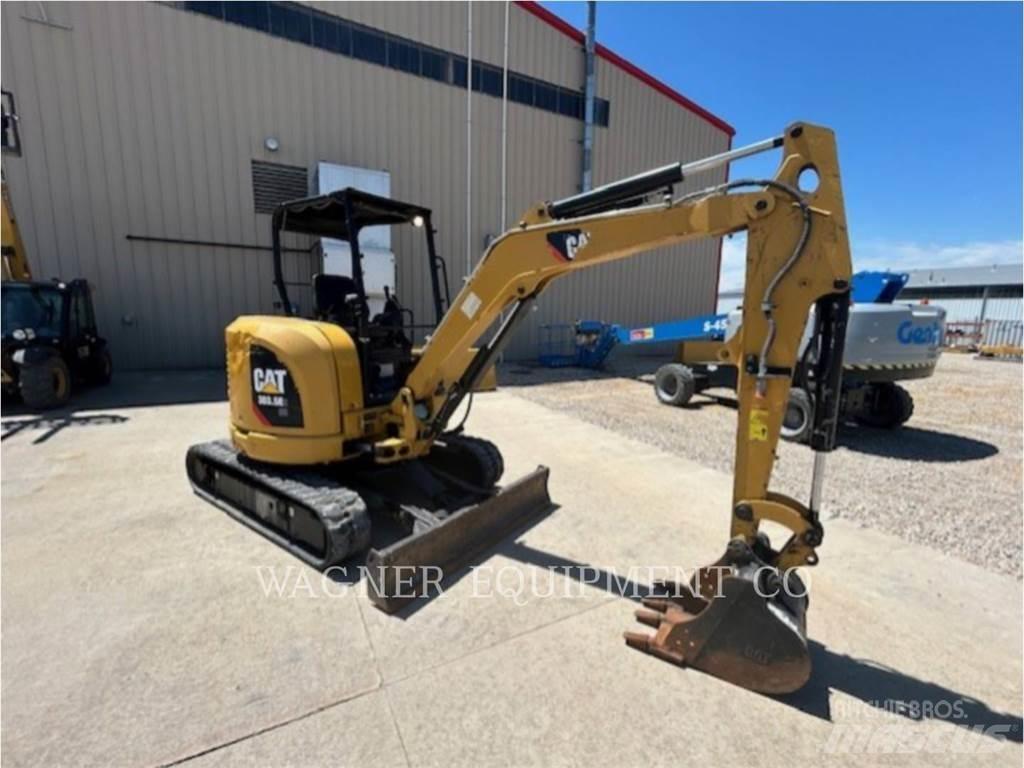 CAT 303.5E2 حفارات زحافة