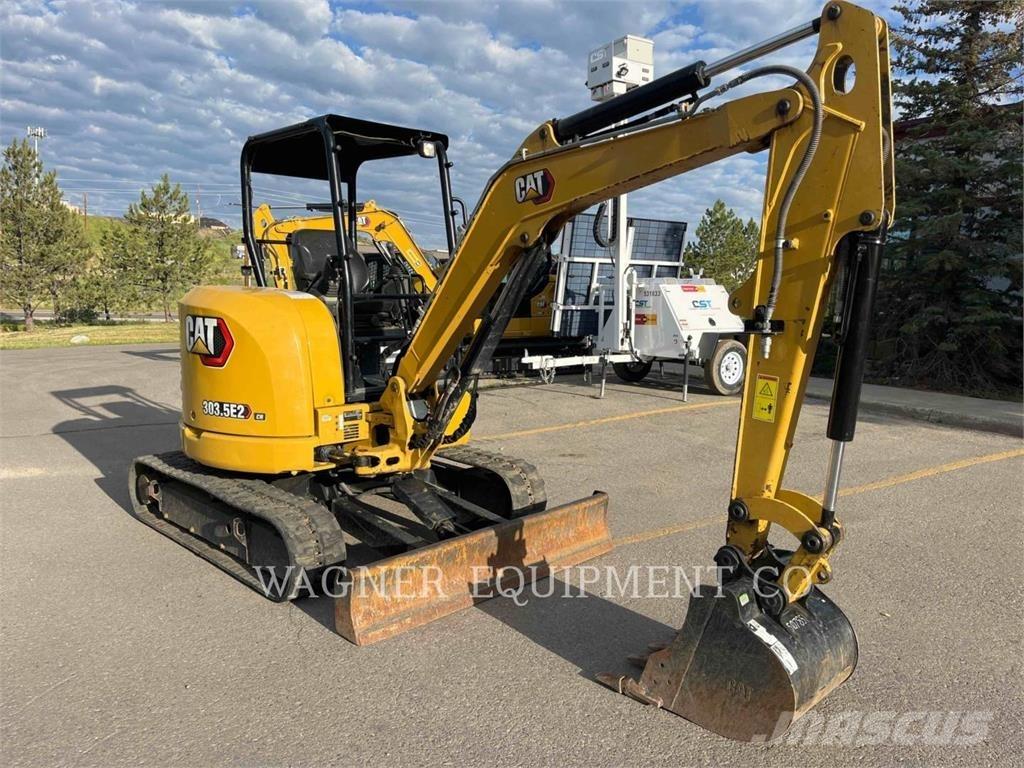 CAT 303.5E2 حفارات زحافة