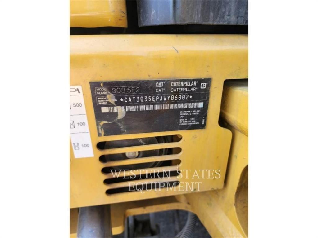 CAT 303.5E2 حفارات زحافة