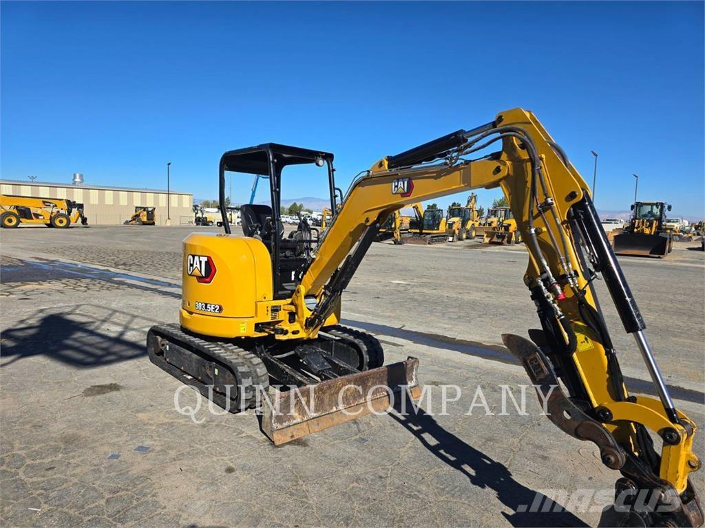 CAT 303.5E2 حفارات زحافة