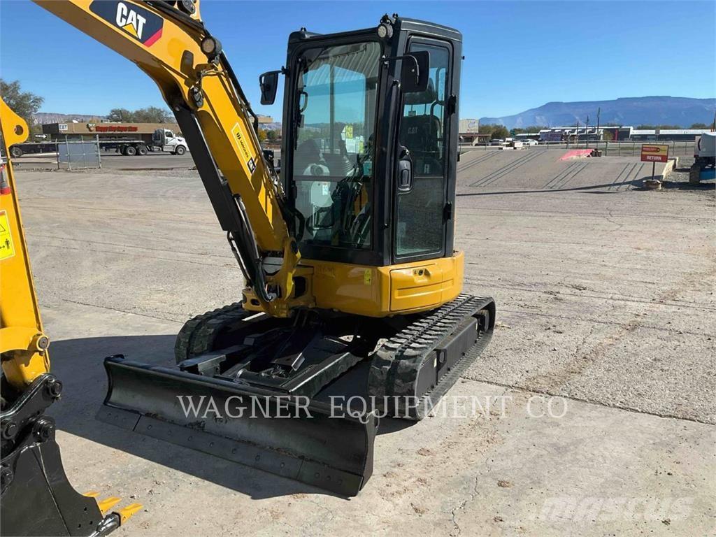 CAT 303.5E2 حفارات زحافة
