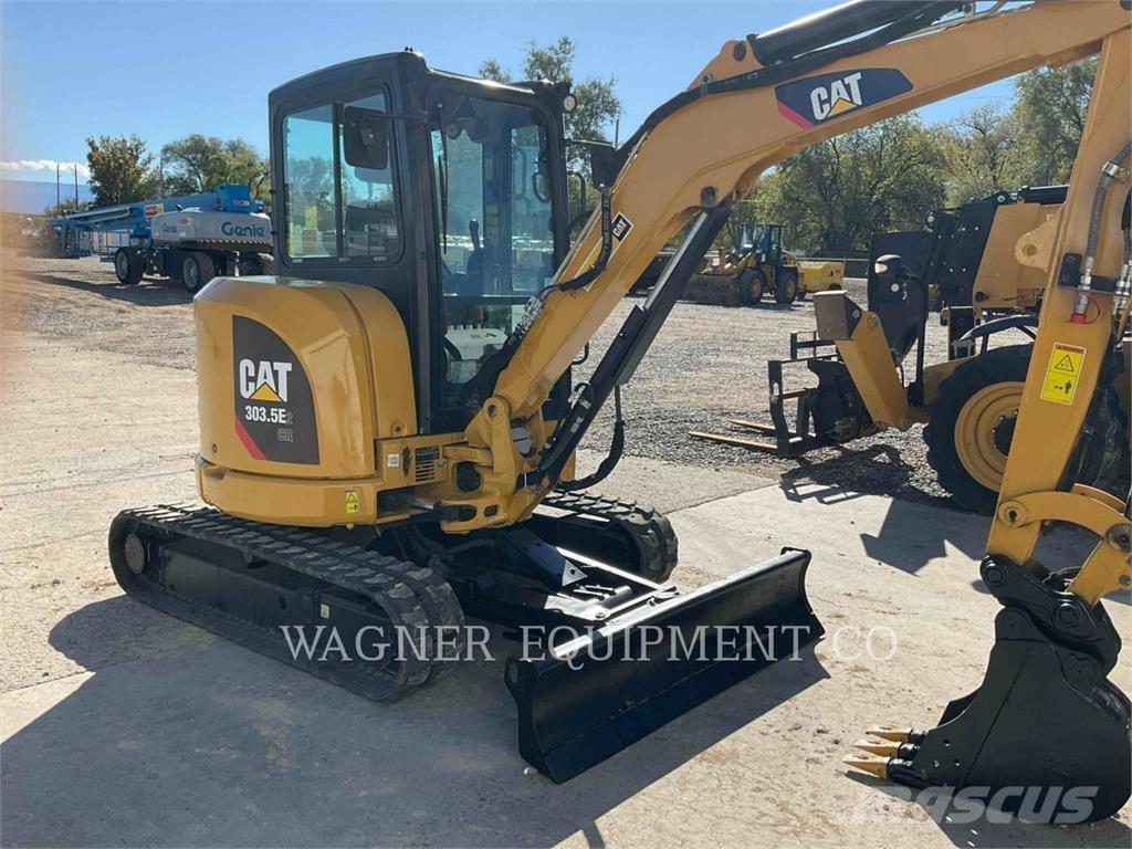 CAT 303.5E2 حفارات زحافة