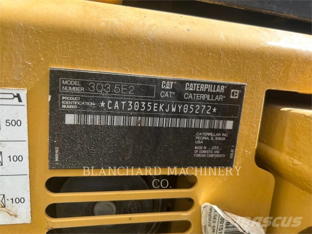 CAT 303.5E2 حفارات زحافة