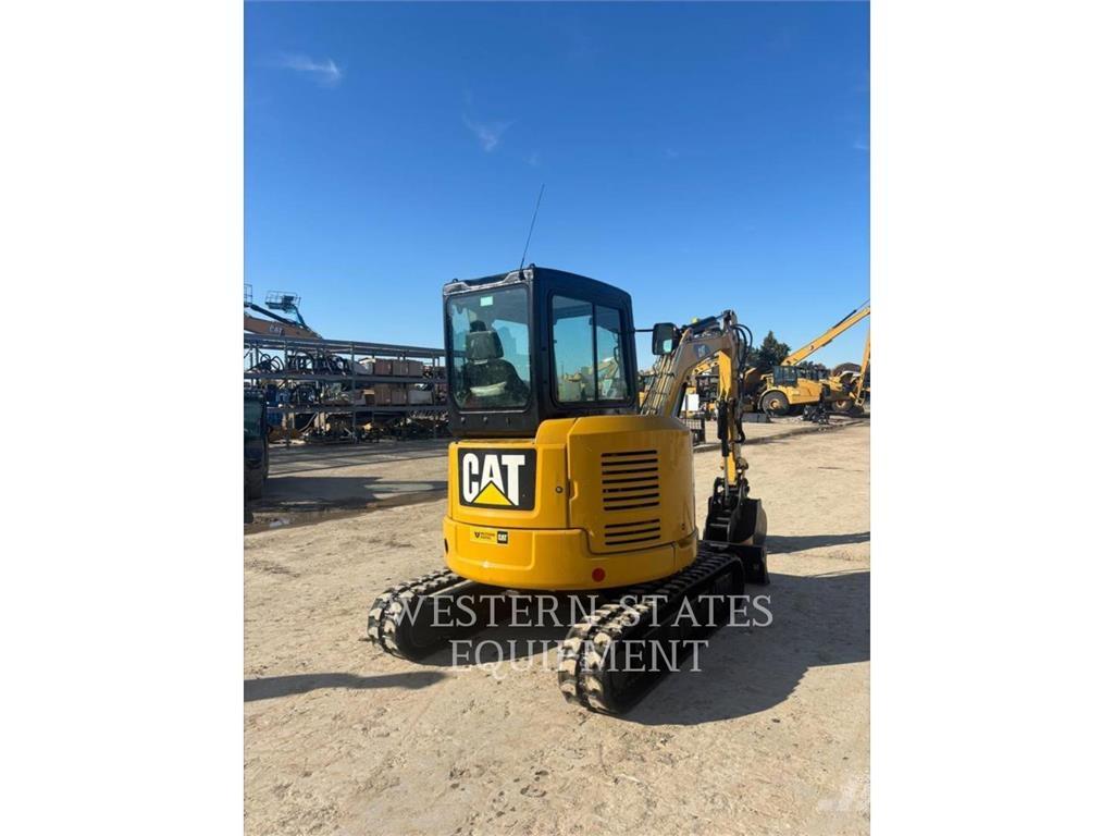 CAT 303.5E2 حفارات زحافة