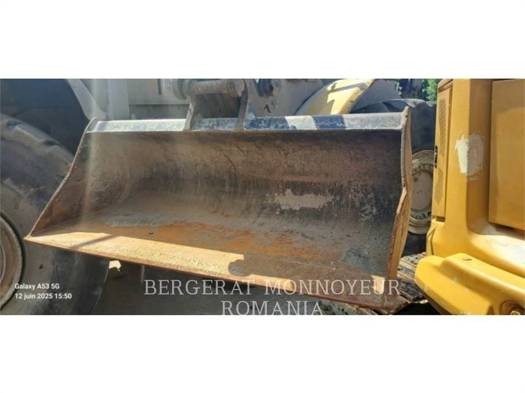 CAT 303.5E2CR حفارات زحافة