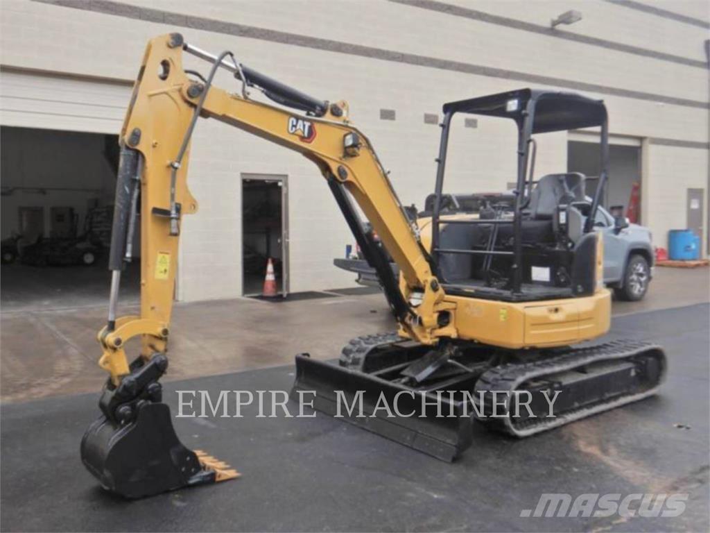 CAT 303.5E2CR حفارات زحافة