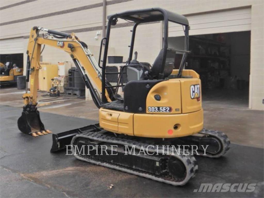 CAT 303.5E2CR حفارات زحافة