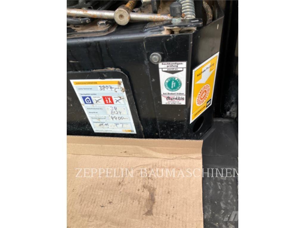 CAT 303.5ECR حفارات زحافة