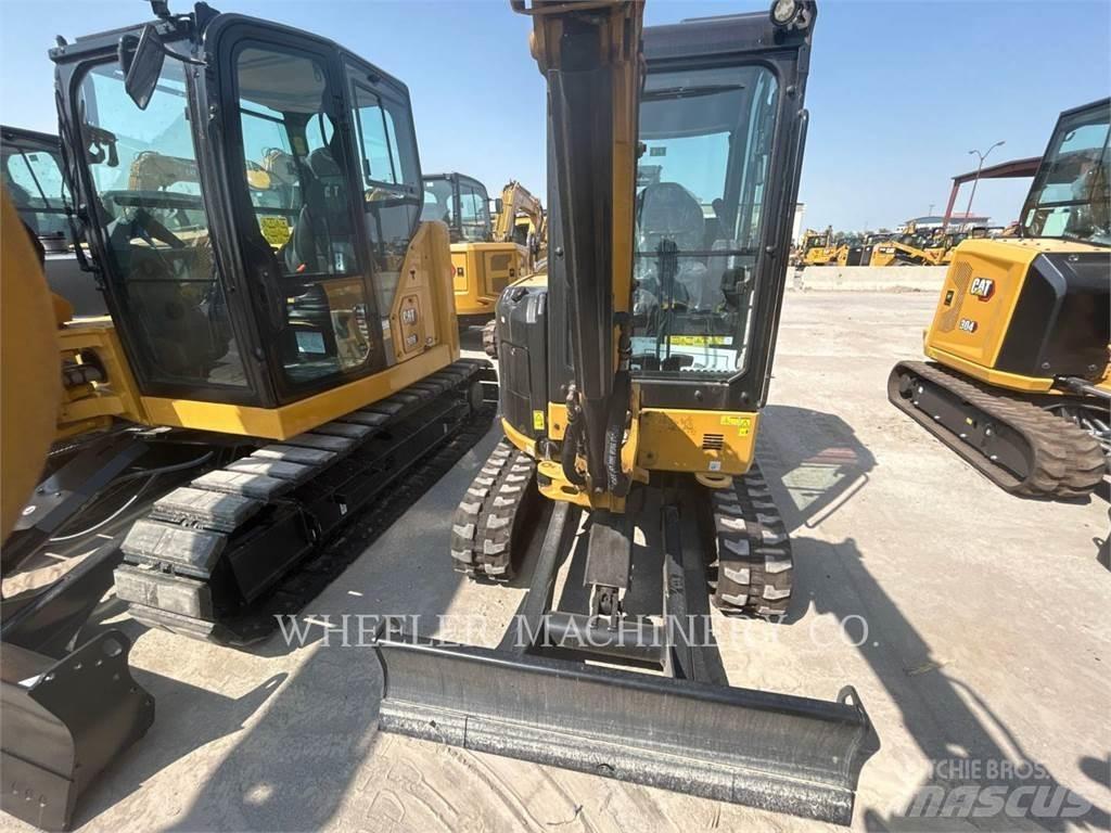 CAT 303 C3 حفارات زحافة