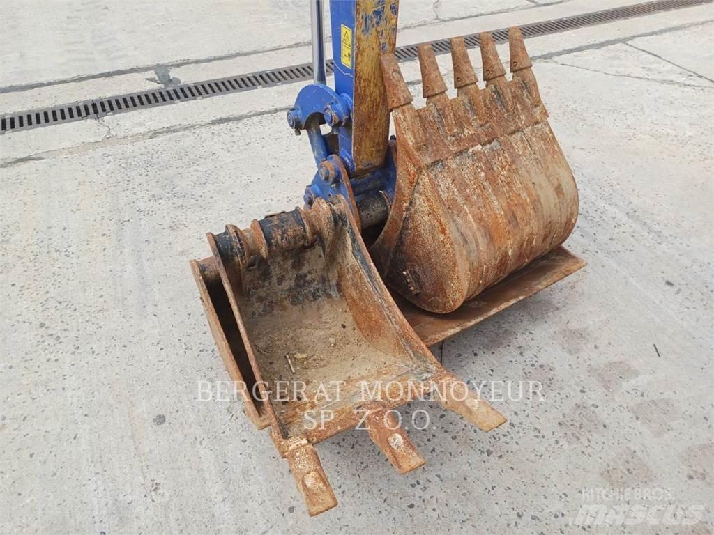 CAT 303 CR حفارات زحافة