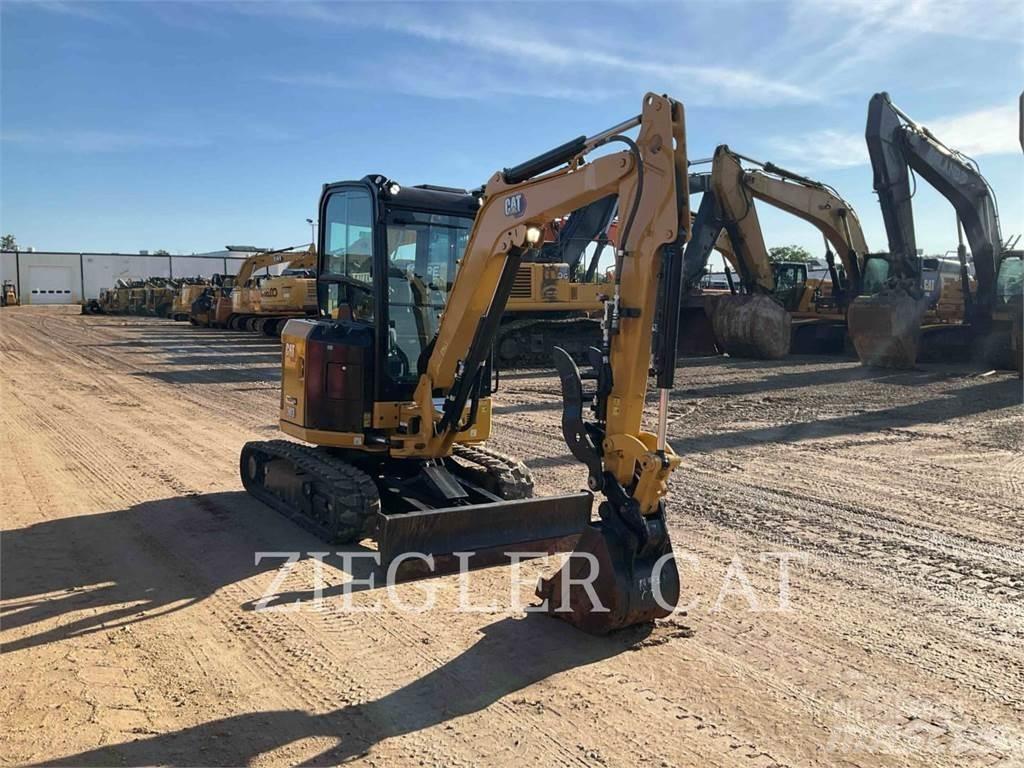 CAT 303 CR حفارات زحافة