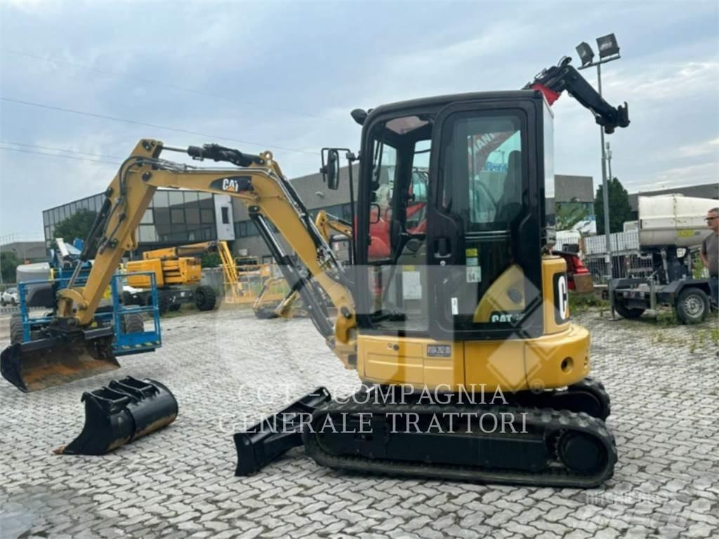 CAT 303 E CR حفارات زحافة