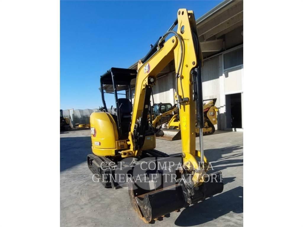 CAT 303 E CR حفارات زحافة