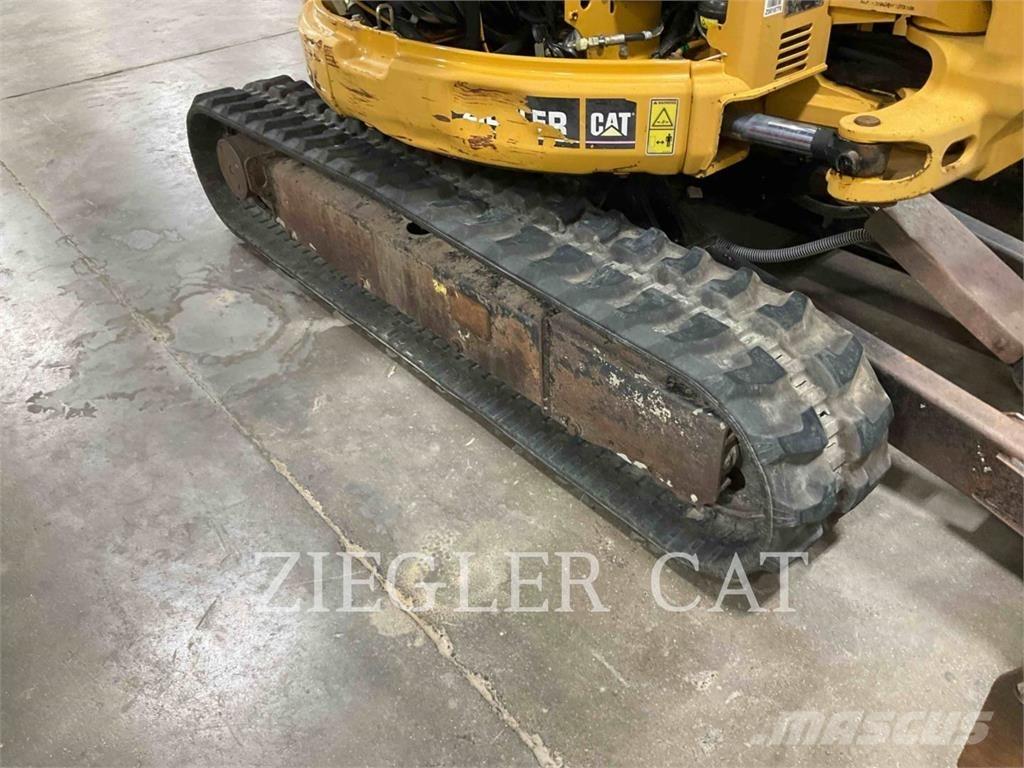 CAT 303C حفارات زحافة