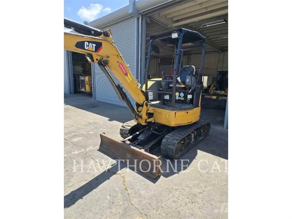 CAT 303E CR حفارات زحافة